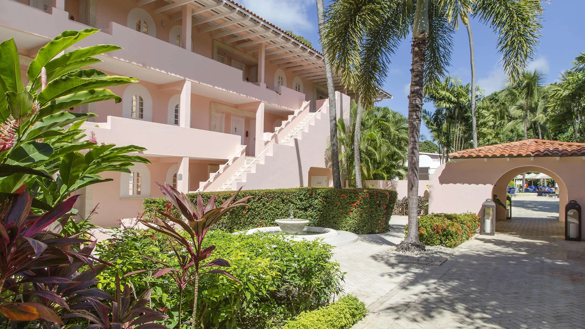 מלון סנט ג'יימס Fairmont Royal Pavilion Barbados Resort